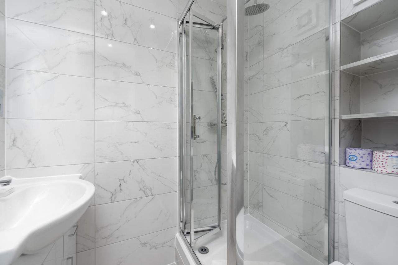 Capital Sloane Street Studio With Balcony Londra Esterno foto